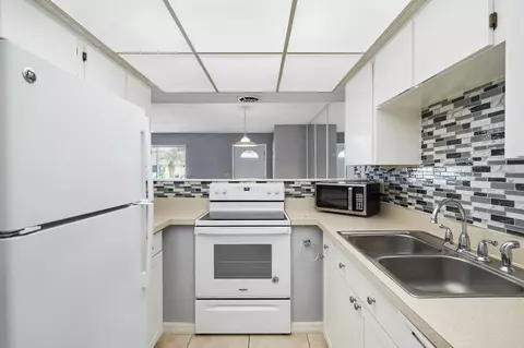 Kitchen - 127 Rio Del Mar #C, Saint Augustine, FL 32080 photo 1 of 3