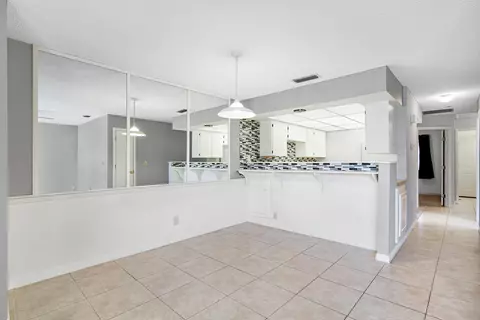 Dining - 127 Rio Del Mar #C, Saint Augustine, FL 32080 photo 1 of 1