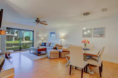 Dining - 890 A1a Beach Blvd #62, Saint Augustine, FL 32080 photo 2 of 4