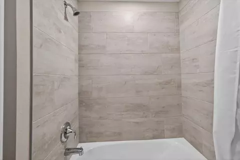 Bath - 178 Antolin Way, Saint Augustine, FL 32095 photo 5 of 9
