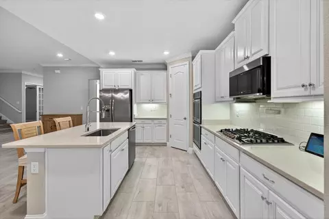 Kitchen - 178 Antolin Way, Saint Augustine, FL 32095 photo 6 of 8