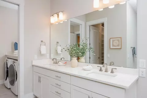 Bath - 522 Ridgeway Rd, Saint Augustine, FL 32080 photo 4 of 7