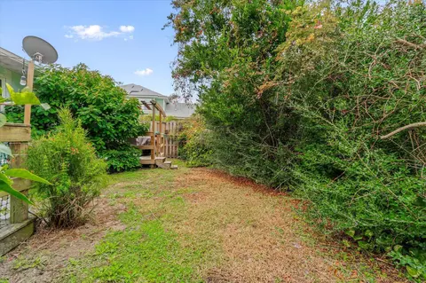 Exterior - 216 9th St, Saint Augustine, FL 32080 photo 6 of 9