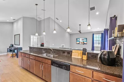 Kitchen - 28 Spring St, Saint Augustine, FL 32084 photo 5 of 7