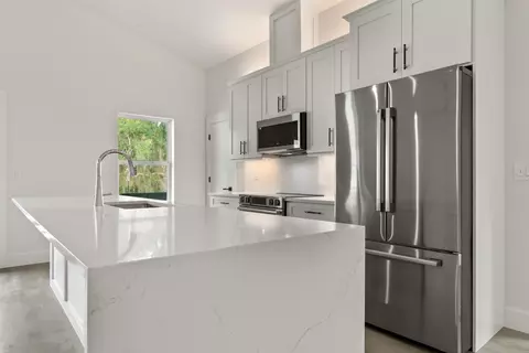 Kitchen - 28 Spring St, Saint Augustine, FL 32084 photo 1 of 8