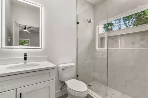 Bath - 28 Spring St, Saint Augustine, FL 32084 photo 1 of 11