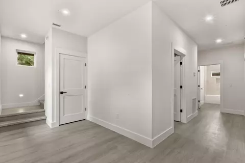 Entry Way - 28 Spring St, Saint Augustine, FL 32084 photo 2 of 7