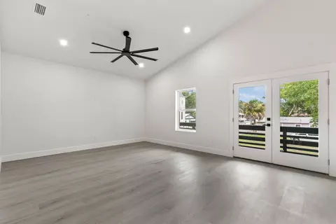Living - 28 Spring St, Saint Augustine, FL 32084 photo 1 of 4