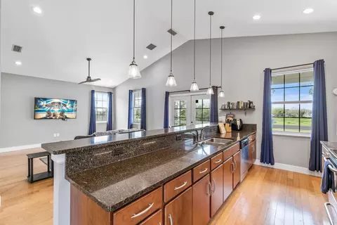 Kitchen - 28 Spring St, Saint Augustine, FL 32084 photo 1 of 7