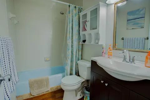 Bath - 697 Frances Ave, Saint Augustine, FL 32086 photo 3 of 3