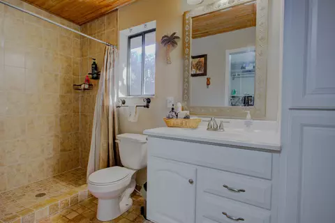 Bath - 697 Frances Ave, Saint Augustine, FL 32086 photo 2 of 3