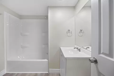 Bath - 385 Katnack Rd, Saint Augustine, FL 32095 photo 3 of 4