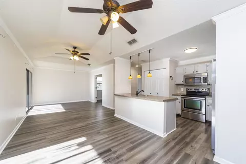 Living - 8 Catalonia Ct, Saint Augustine, FL 32086 photo 2 of 3