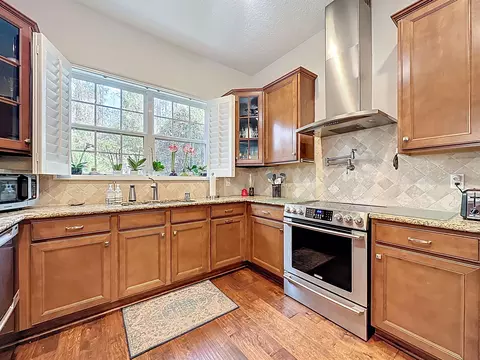 Kitchen - 130 Grand Ravine Dr, Saint Augustine, FL 32086 photo 7 of 8
