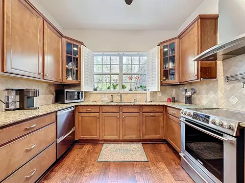 Kitchen - 130 Grand Ravine Dr, Saint Augustine, FL 32086 photo 6 of 8