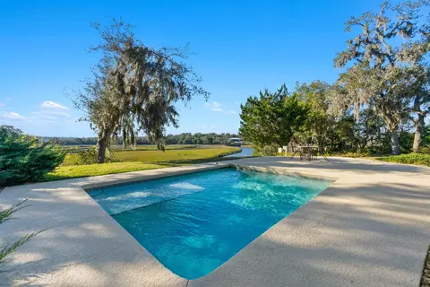 Exterior - 160 W Genung St, Saint Augustine, FL 32086 photo 5 of 9
