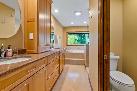 Bath - 160 W Genung St, Saint Augustine, FL 32086 photo 2 of 4