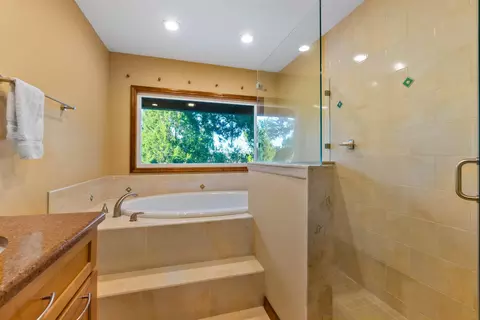 Bath - 160 W Genung St, Saint Augustine, FL 32086 photo 3 of 4
