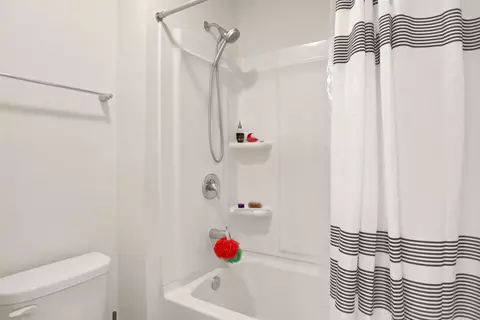 Bath - 123 Hickory Ridge Rd, Saint Augustine, FL 32084 photo 2 of 5