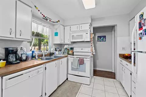 Kitchen - 196 Phoenetia Dr, Saint Augustine, FL 32086 photo 2 of 2