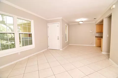 Living - 20 Brigantine Ct, Saint Augustine, FL 32080 photo 2 of 6