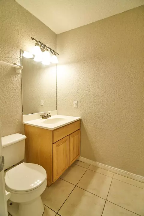 Bath - 20 Brigantine Ct, Saint Augustine, FL 32080 photo 2 of 3