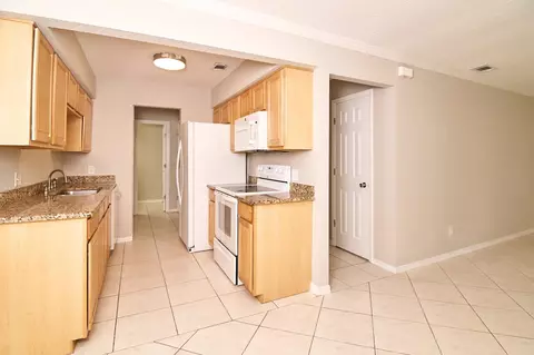 Kitchen - 20 Brigantine Ct, Saint Augustine, FL 32080 photo 2 of 4