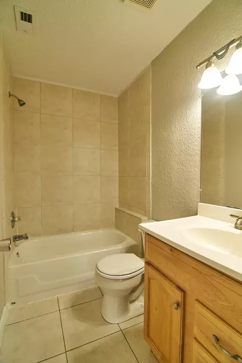 Bath - 20 Brigantine Ct, Saint Augustine, FL 32080 photo 1 of 3