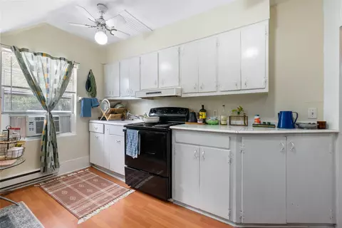 Kitchen - 18 Arenta St, Saint Augustine, FL 32084 photo 8 of 9