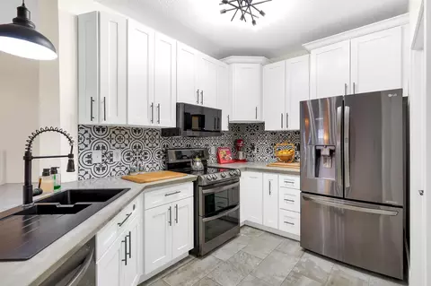 Kitchen - 4629 Serena Cir, Saint Augustine, FL 32084 photo 3 of 5