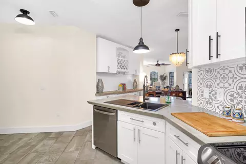 Kitchen - 4629 Serena Cir, Saint Augustine, FL 32084 photo 4 of 5