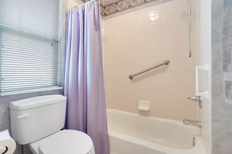 Bath - 101 Marsh Pl N, Saint Augustine, FL 32080 photo 2 of 4