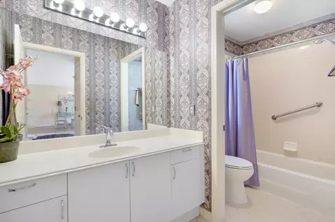 Bath - 101 Marsh Pl N, Saint Augustine, FL 32080 photo 1 of 4