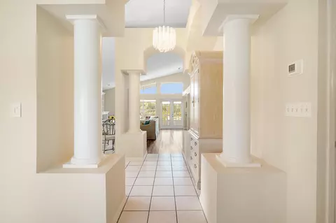 Entry Way - 101 Marsh Pl N, Saint Augustine, FL 32080 photo 2 of 5