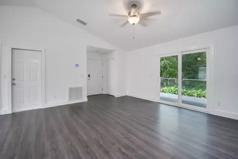 Living - 497 Pyrus St, Saint Augustine, FL 32080 photo 3 of 4