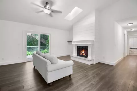 Living - 497 Pyrus St, Saint Augustine, FL 32080 photo 1 of 4