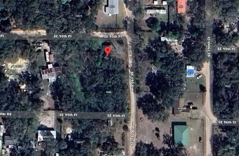 18990 SE 95th Pl, Ocklawaha, FL 32179