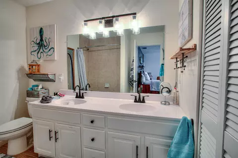 Bath - 292 N Twin Maple Rd, Saint Augustine, FL 32084 photo 4 of 5