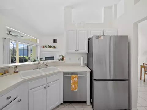 Kitchen - 520 Peninsula Ct, Saint Augustine, FL 32080 photo 2 of 4