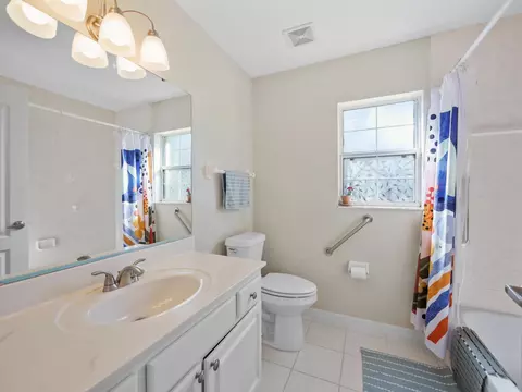 Bath - 520 Peninsula Ct, Saint Augustine, FL 32080 photo 1 of 1