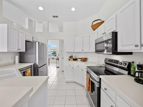 Kitchen - 520 Peninsula Ct, Saint Augustine, FL 32080 photo 4 of 4