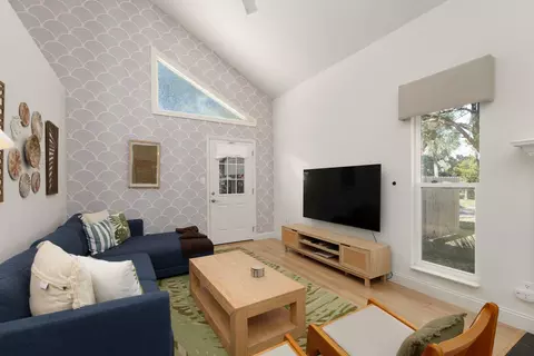 Living - 201 Kenan St, Saint Augustine, FL 32080 photo 1 of 4