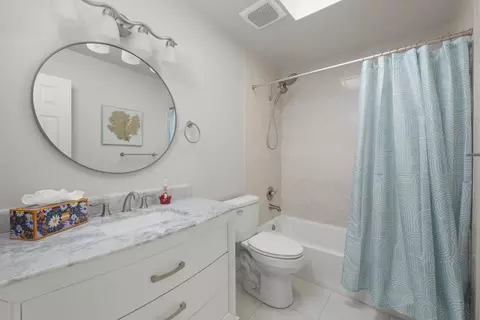 Bath - 201 Kenan St, Saint Augustine, FL 32080 photo 3 of 3