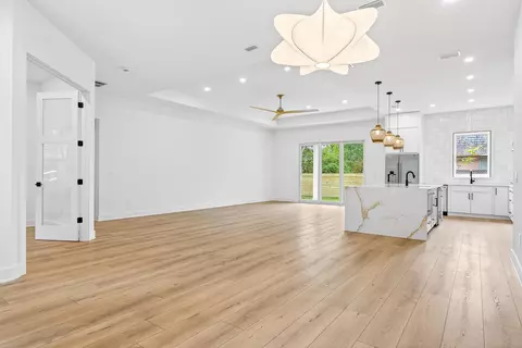 Living - 16 Baru Rd, Saint Augustine, FL 32080 photo 6 of 9