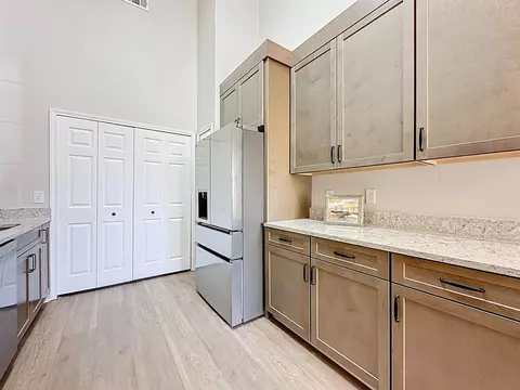 Kitchen - 607 Augusta Cir #607, Saint Augustine, FL 32086 photo 4 of 8
