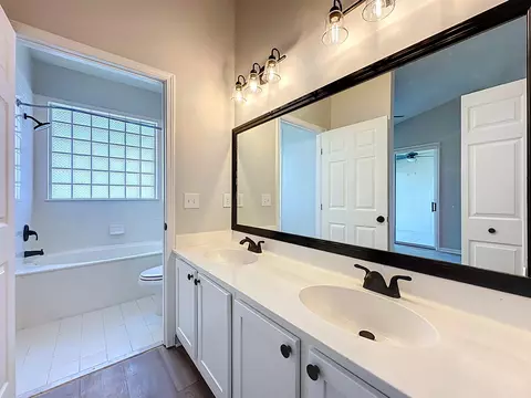 Bath - 607 Augusta Cir #607, Saint Augustine, FL 32086 photo 2 of 4