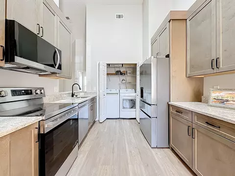 Kitchen - 607 Augusta Cir #607, Saint Augustine, FL 32086 photo 3 of 8