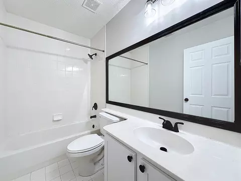 Bath - 607 Augusta Cir #607, Saint Augustine, FL 32086 photo 1 of 4