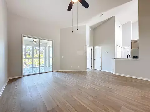 Living - 607 Augusta Cir #607, Saint Augustine, FL 32086 photo 2 of 3