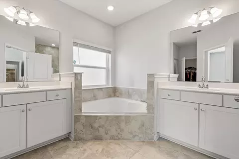 Bath - 295 Deerfield Meadows Cir, Saint Augustine, FL 32086 photo 1 of 5